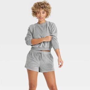 Women’s Leisure Studio Velour Pullover Sweatshirt Universal Thread